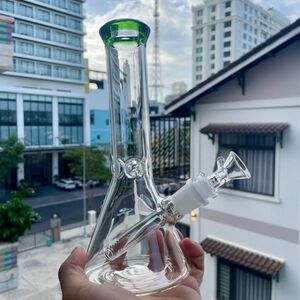 Compact 8-Inch Beaker Bong – Classic Design, Smooth Hits & Vibrant Accents